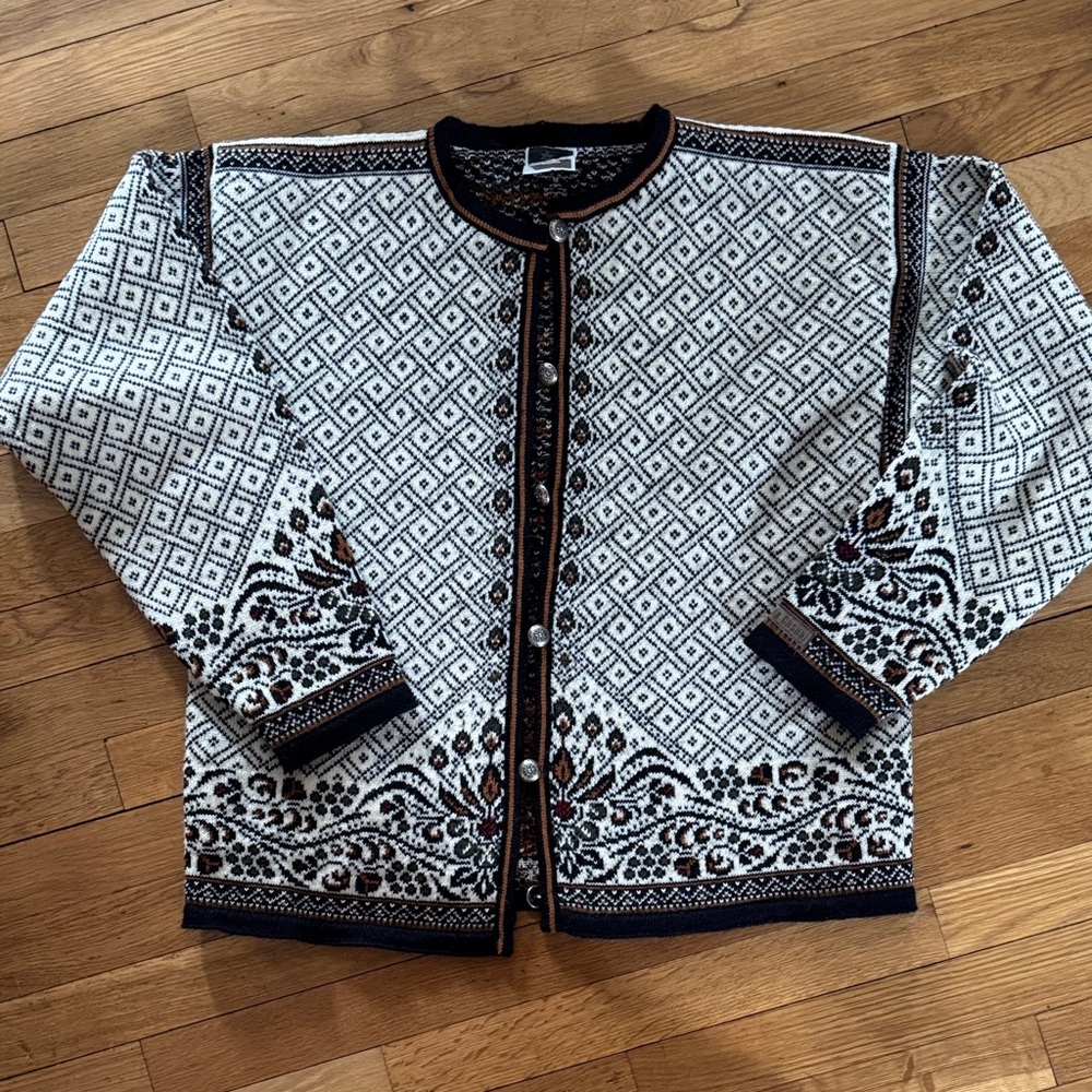 Dale of Norway Black and White Knit Sweater never worn new without